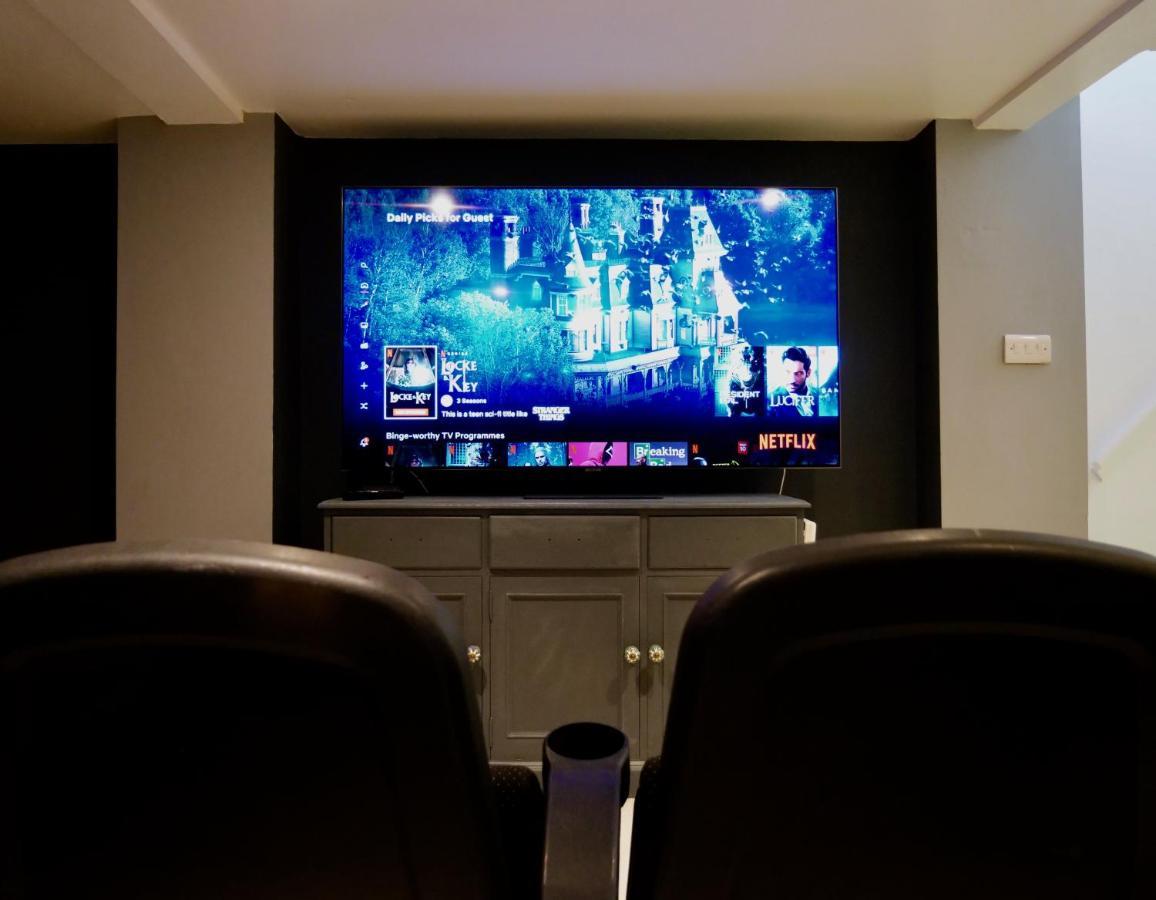 Luxury 3 Bathroom Cinema And Sauna シーフォード エクステリア 写真